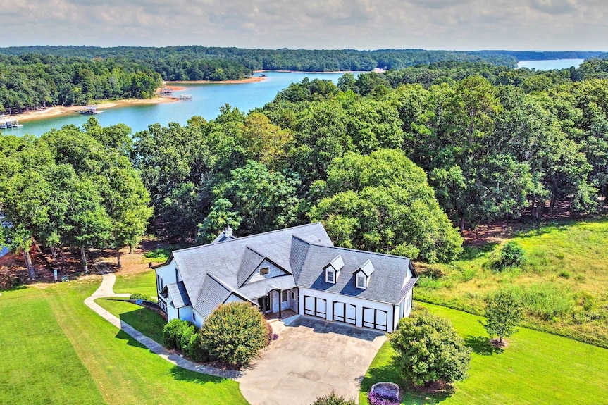 Lake Hartwell Airbnb Investment: What I Learned Owning Vacation Rentals (The Truth About ROI)